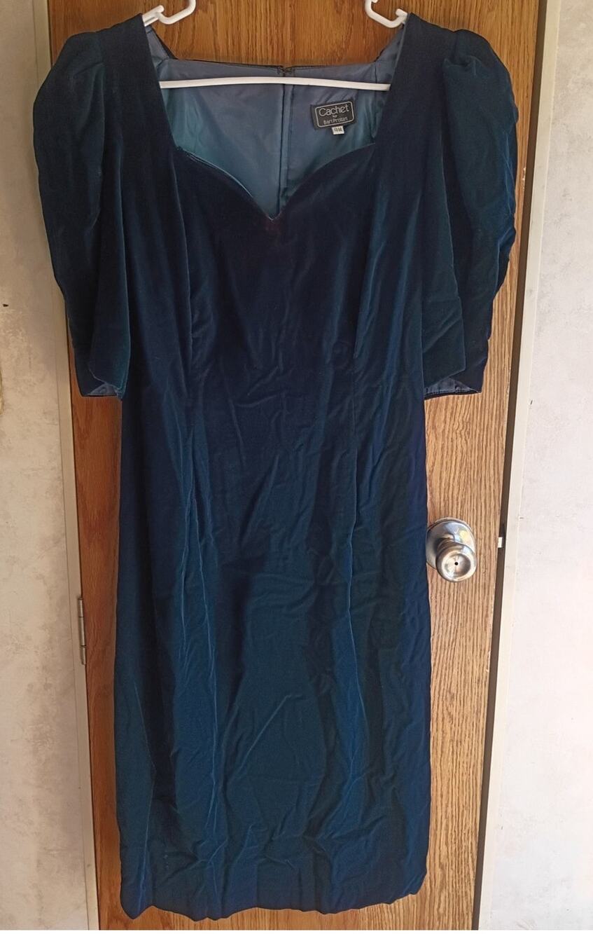 Vintage Cachet Emerald Green Velvet Puff Sleeve Midi Dress Made USA Small
